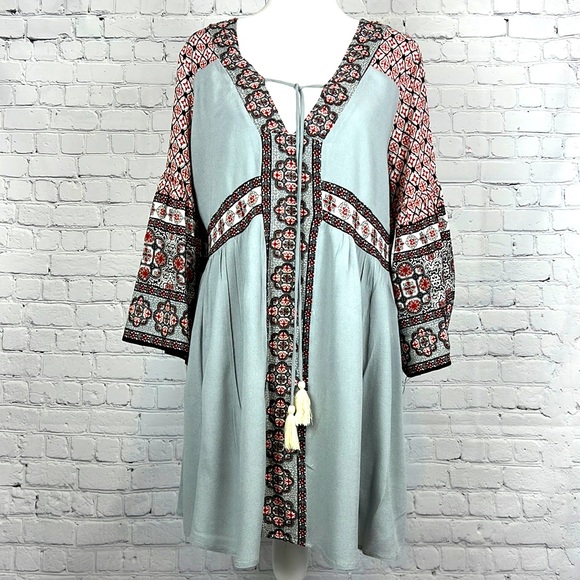 Umgee Dresses & Skirts - Umgee boho style bell sleeve dress. Size L.